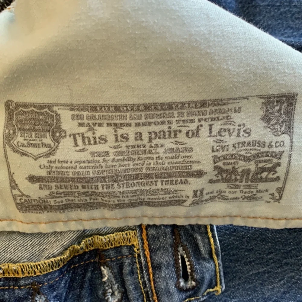 LEVI’S JEANS. Men’s 501 W38XL34. Button fly.‎ Five pockets.